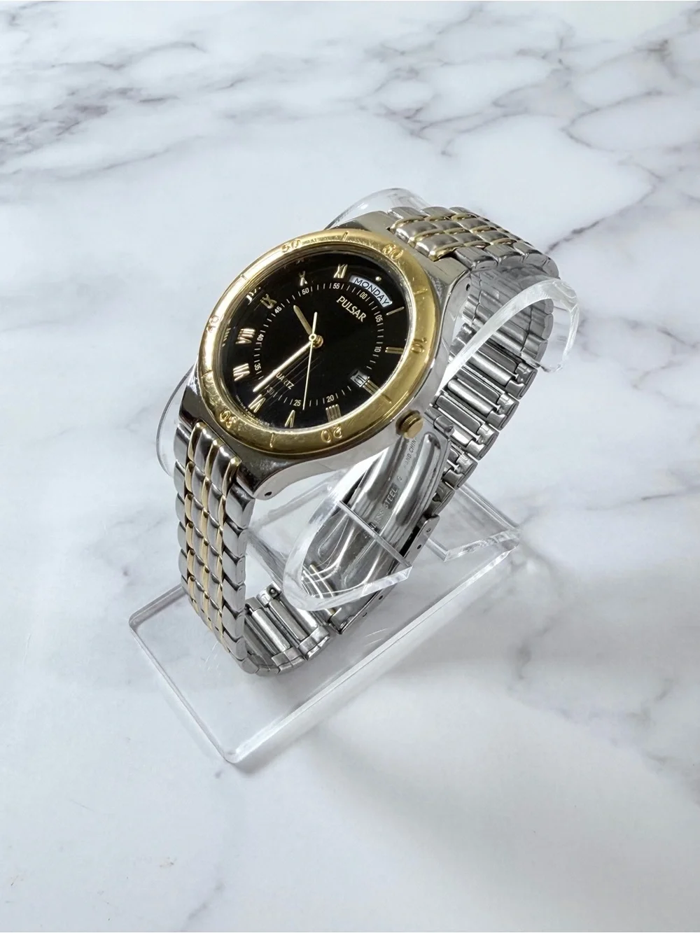 Vintage 1990s Pulsar 36mm Quartz Watch Day Date Two Tone Black Dial Wrist Watch